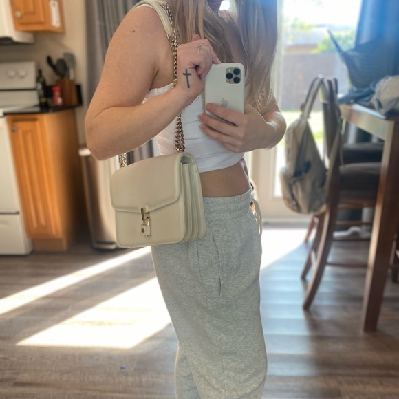 Kate Spade Purse - Picture 6 of 6